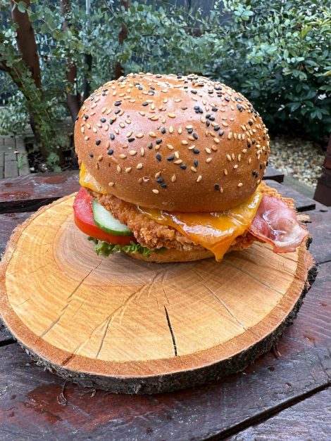 Crispy chicken burger